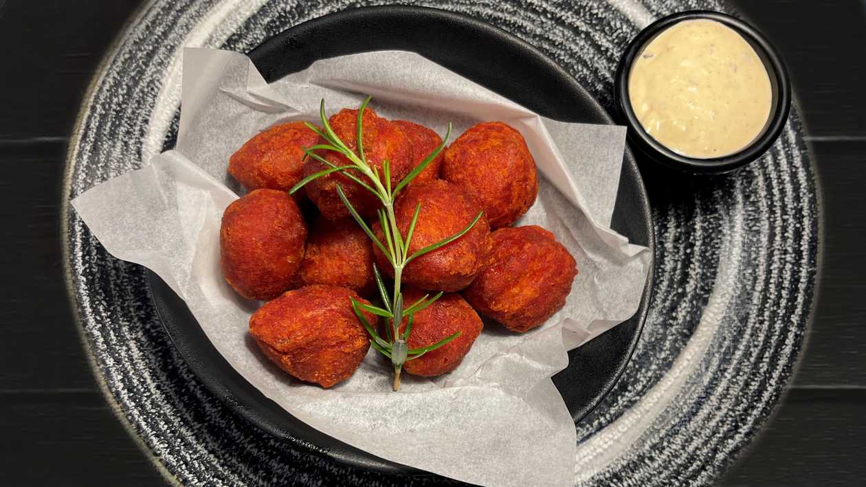 Spicy cheese puffs