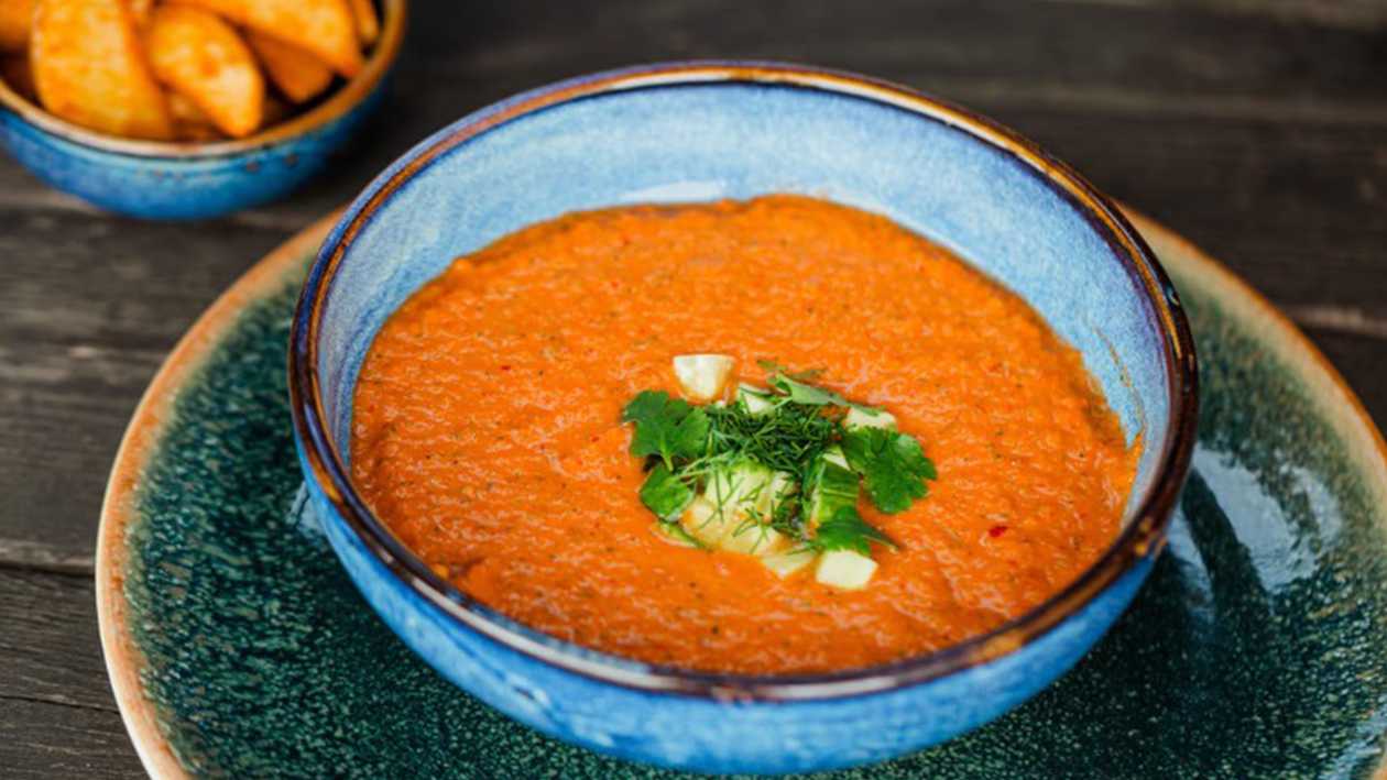 Gaspacho soup with potatoes