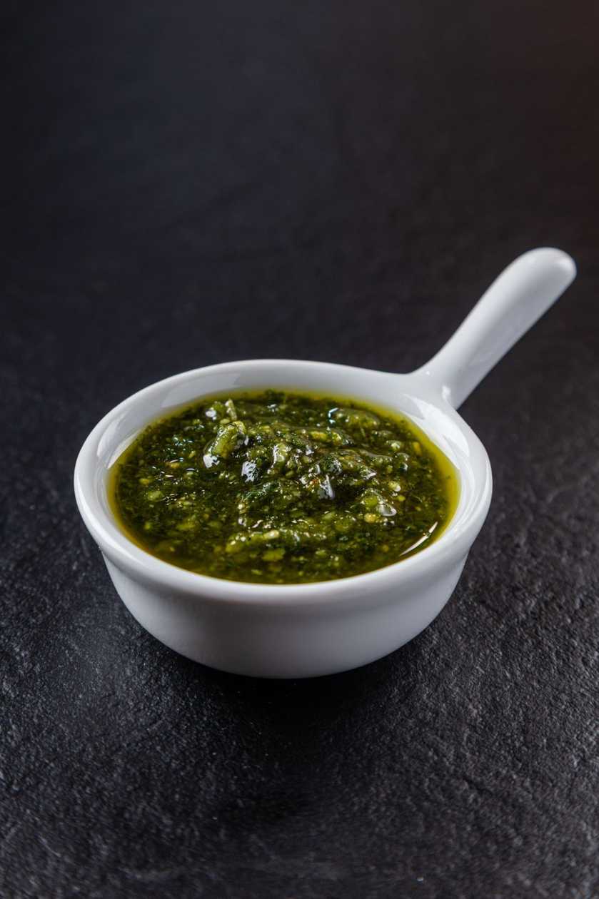 Pesto de manjericção