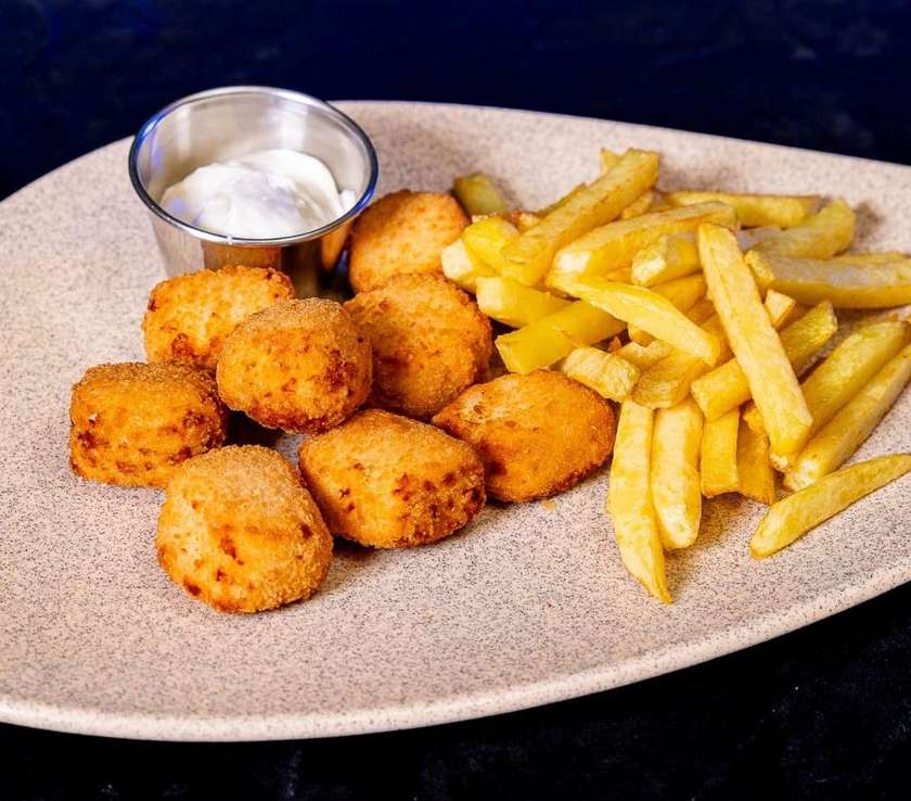 Meniu Nuggets pui (320 g)