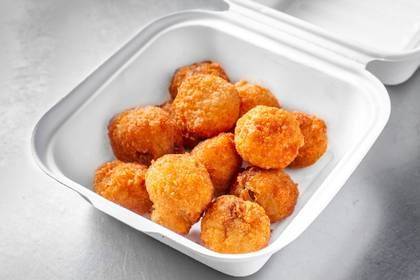 Fried mushrooms, garnish