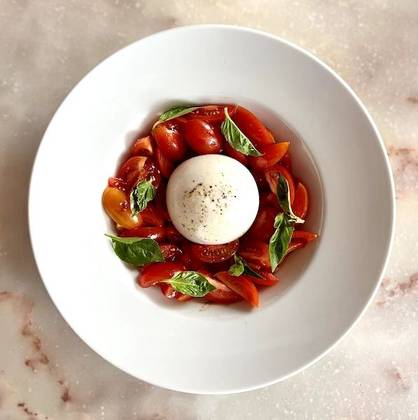 Cherry tomatoes Burrata