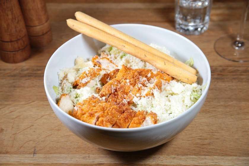 Salata Caesar cu pui