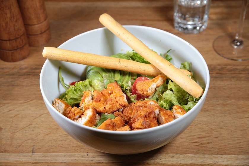 Salata cu pui si quinoa