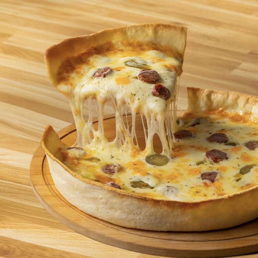 Pizza with sausage and jalapeño large