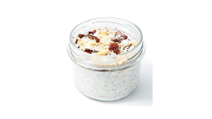 Overnight oats with dates and cocoa
