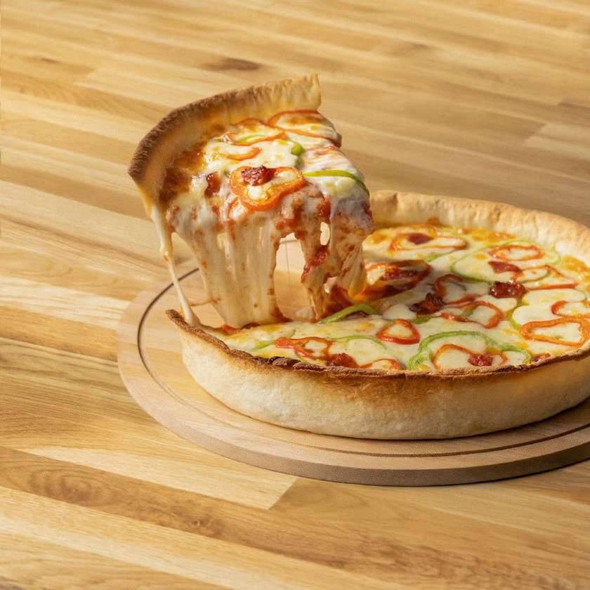 Pizza with bell pepper small