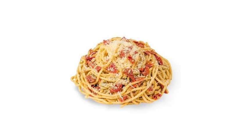Pasta with pesto and sun-dried tomatoes