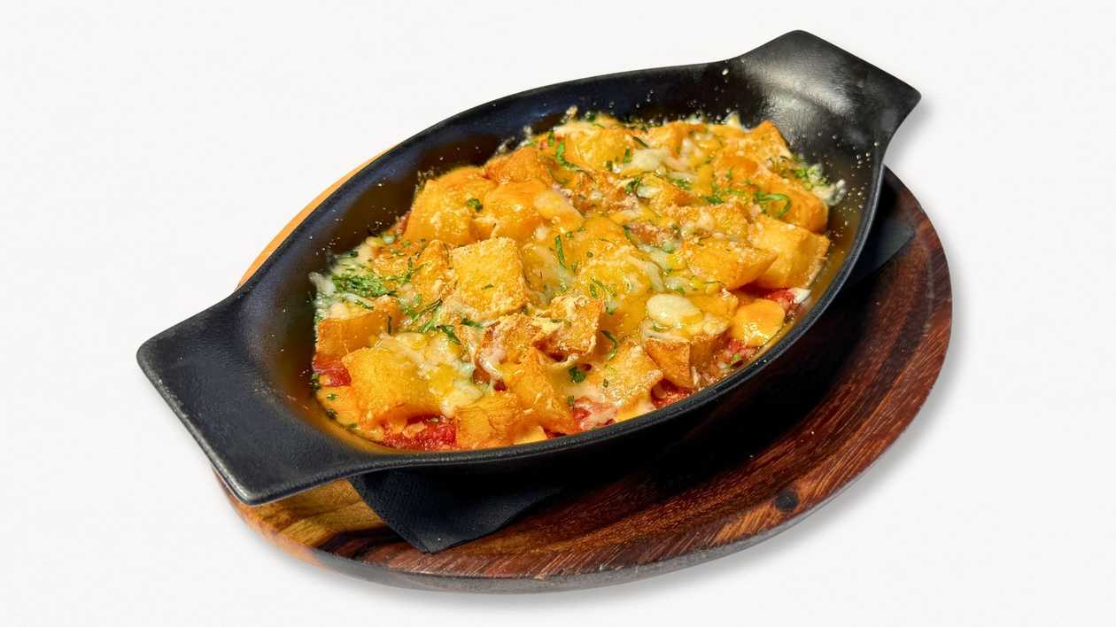 Cheesy Potatoes Bravas
