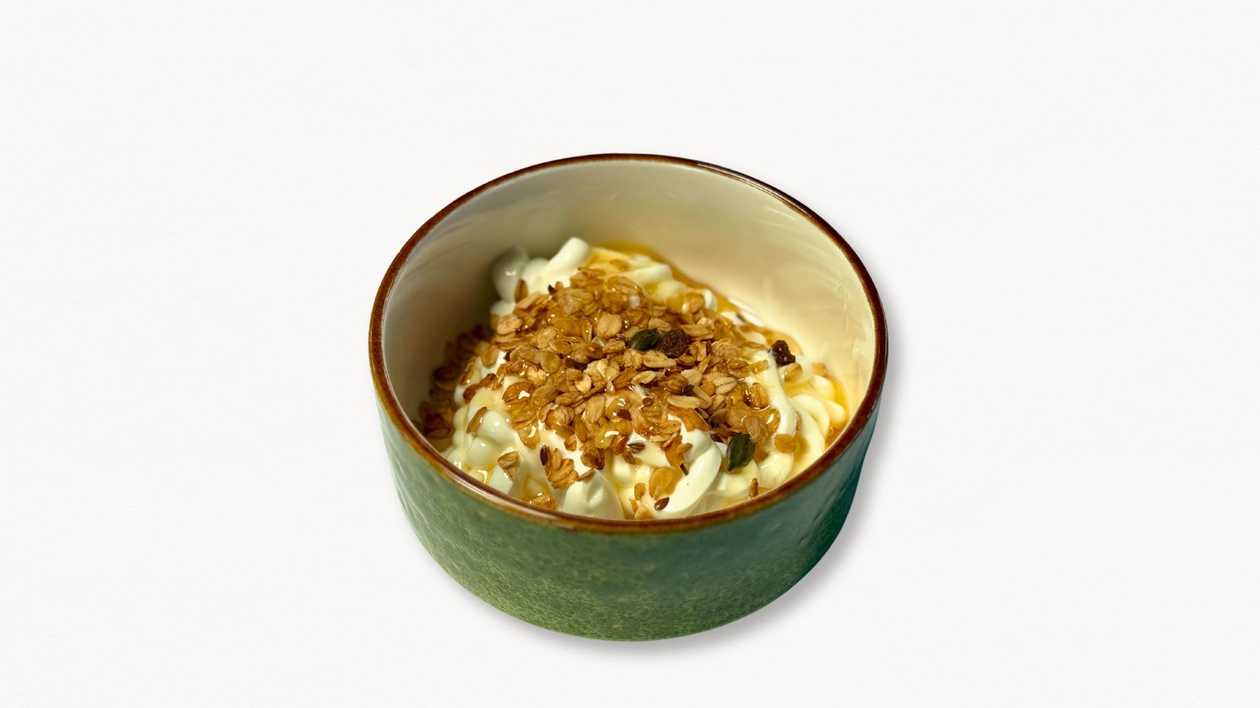 Granola Yoghurt Bowl