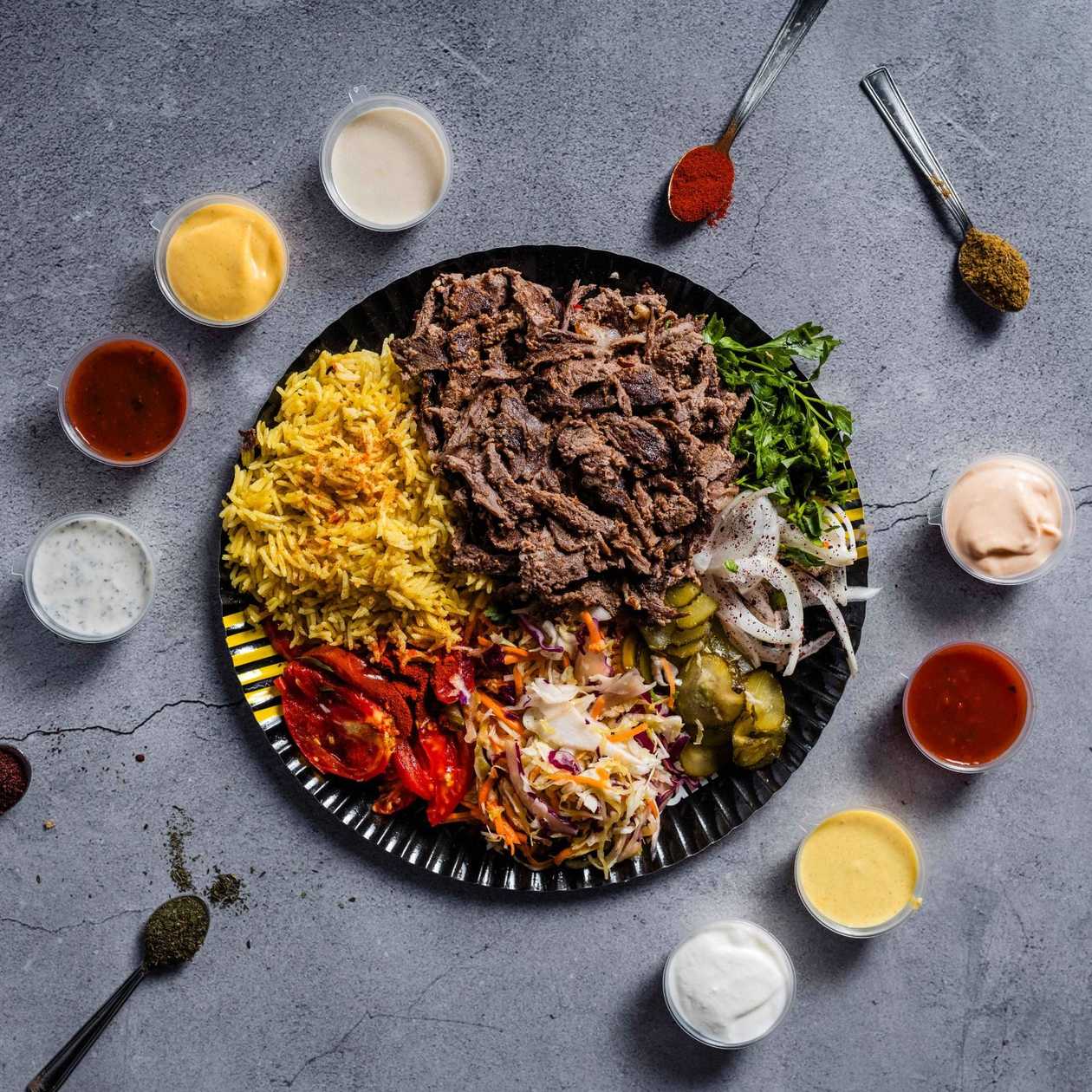 Kebab Mixt cu Orez la Farfurie