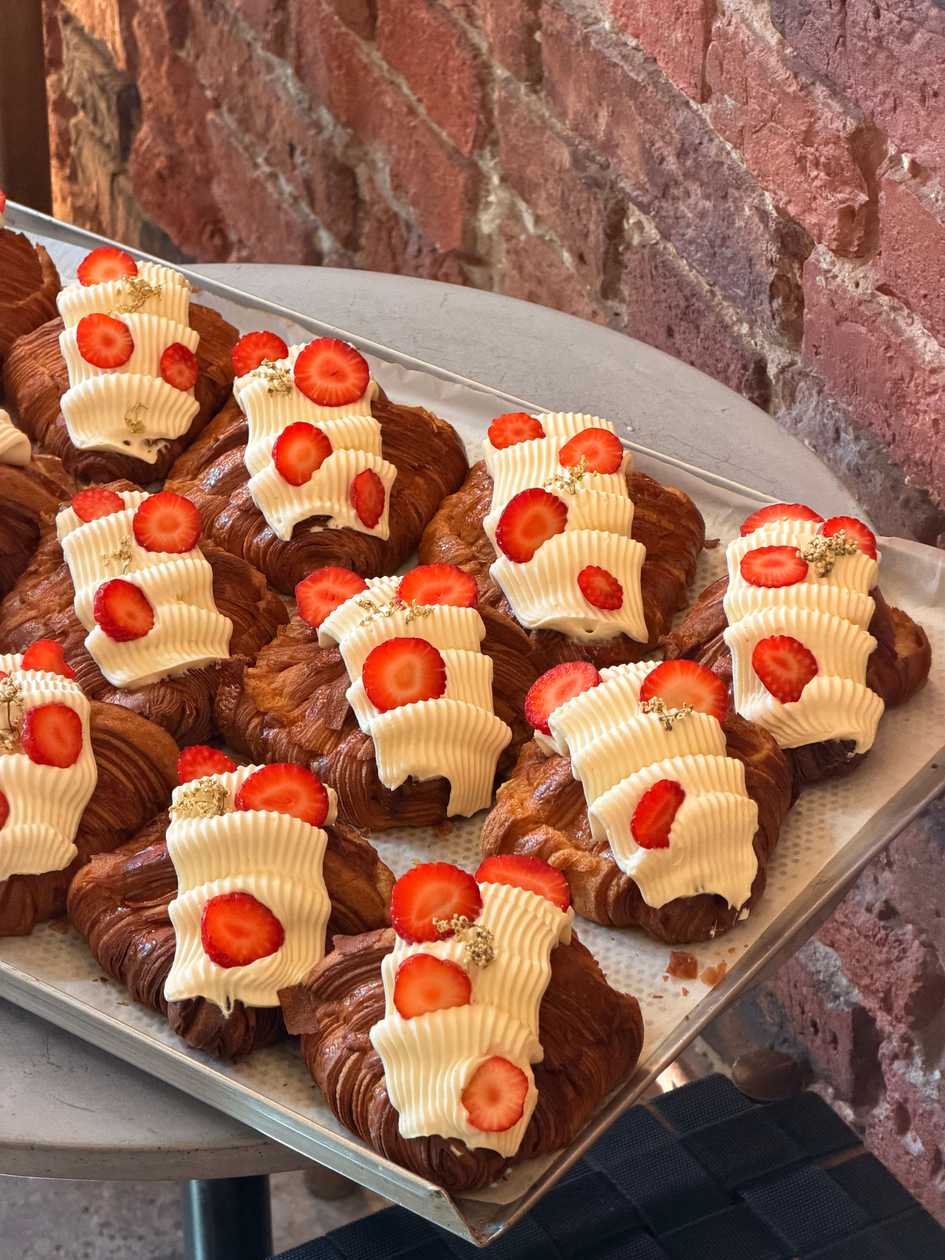 Weekend Special Eldelflower & Strawberries