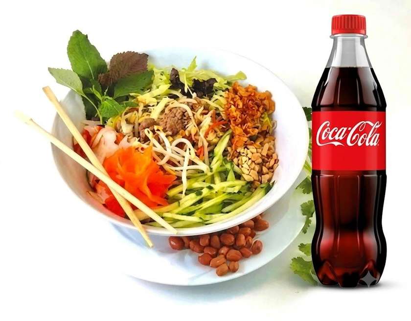 Bun bo nam bo + Coca-Cola