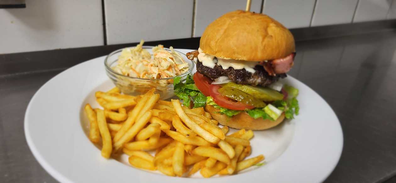 Cheeseburger, french fries, salad coleslaw