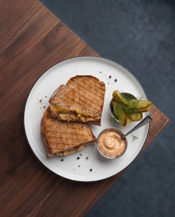Chicken Melt z szarpanym kurczakiem
