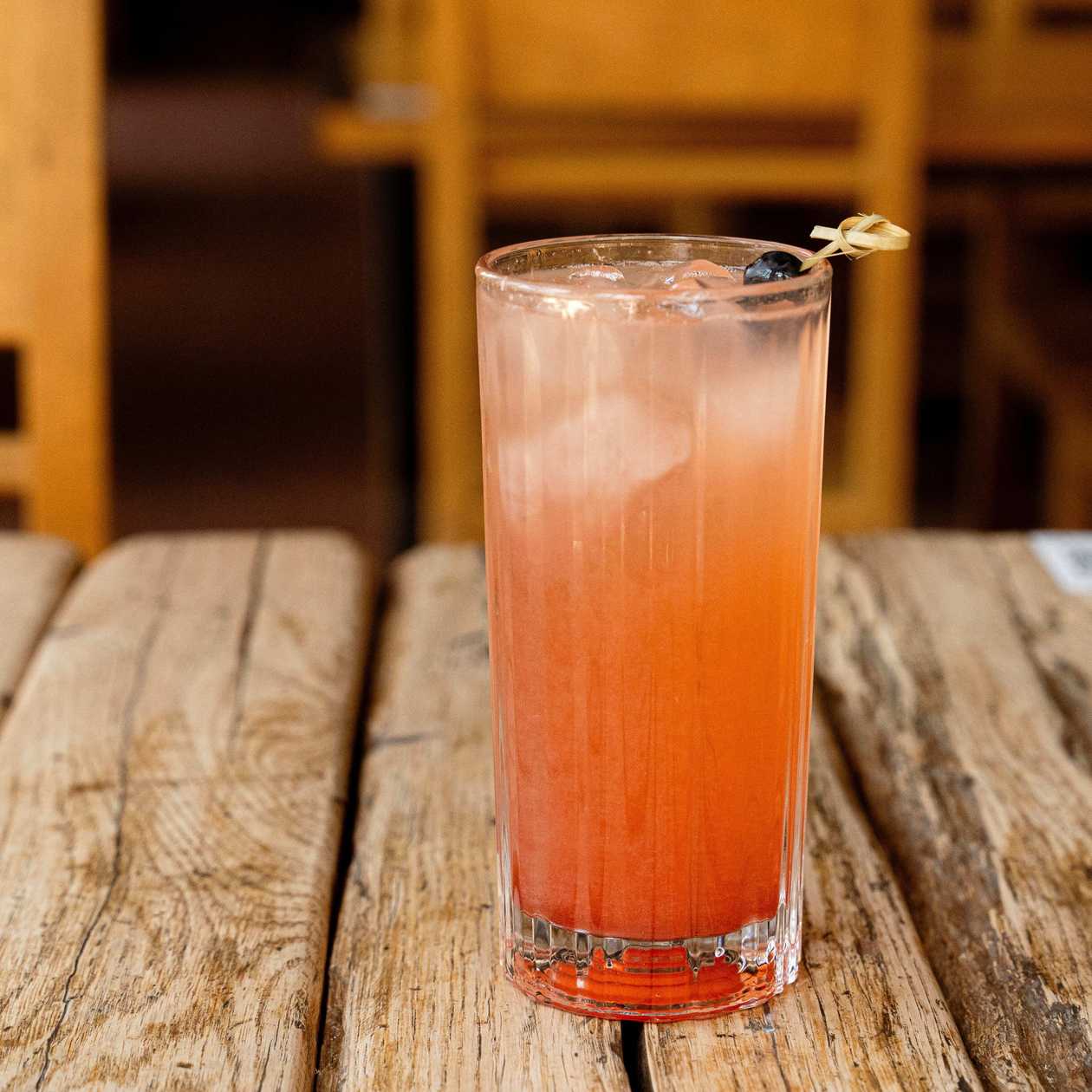 Rhubarb-Strawberry Lemonade (300 ml)