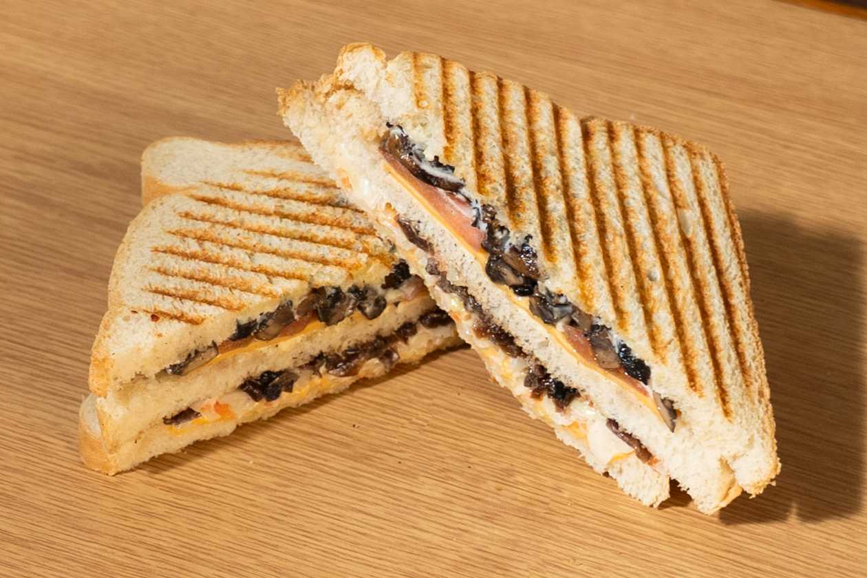 Tomatoes, Mushroom & Cheese