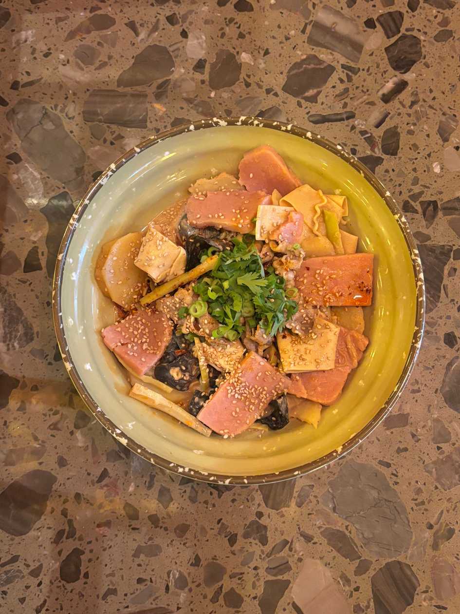 14. Pork with Peanut Sauce Set Menu