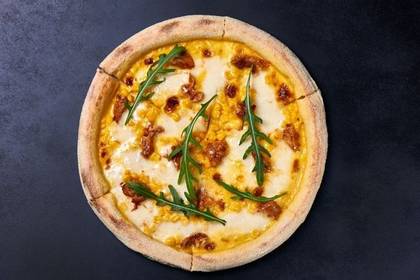 CHICKEN CORN CHEDDAR PIZZA (500g)