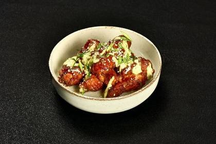 Asian-style chicken wings (300/20)