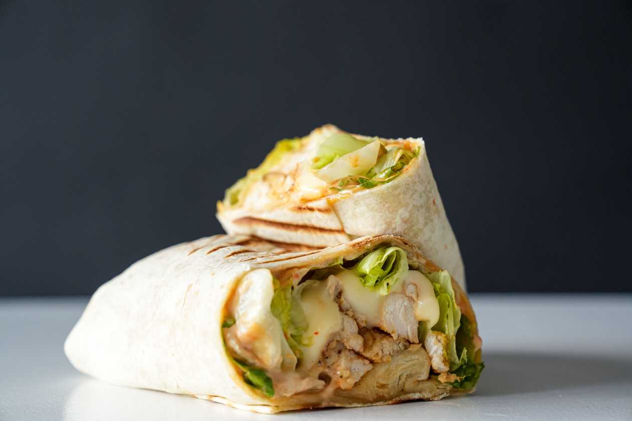 Chicken Wrap cu Cașcaval & Drink