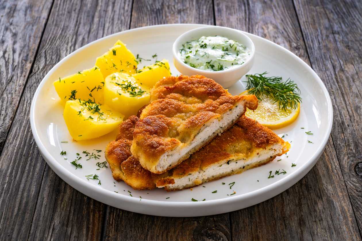 Vyprážané Kuracie Rezníčky, Zeleninový Šalát 50g