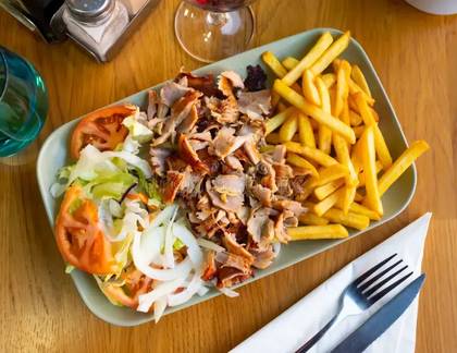 Kebab plate with fries