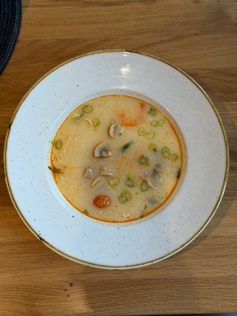 TOM YUM