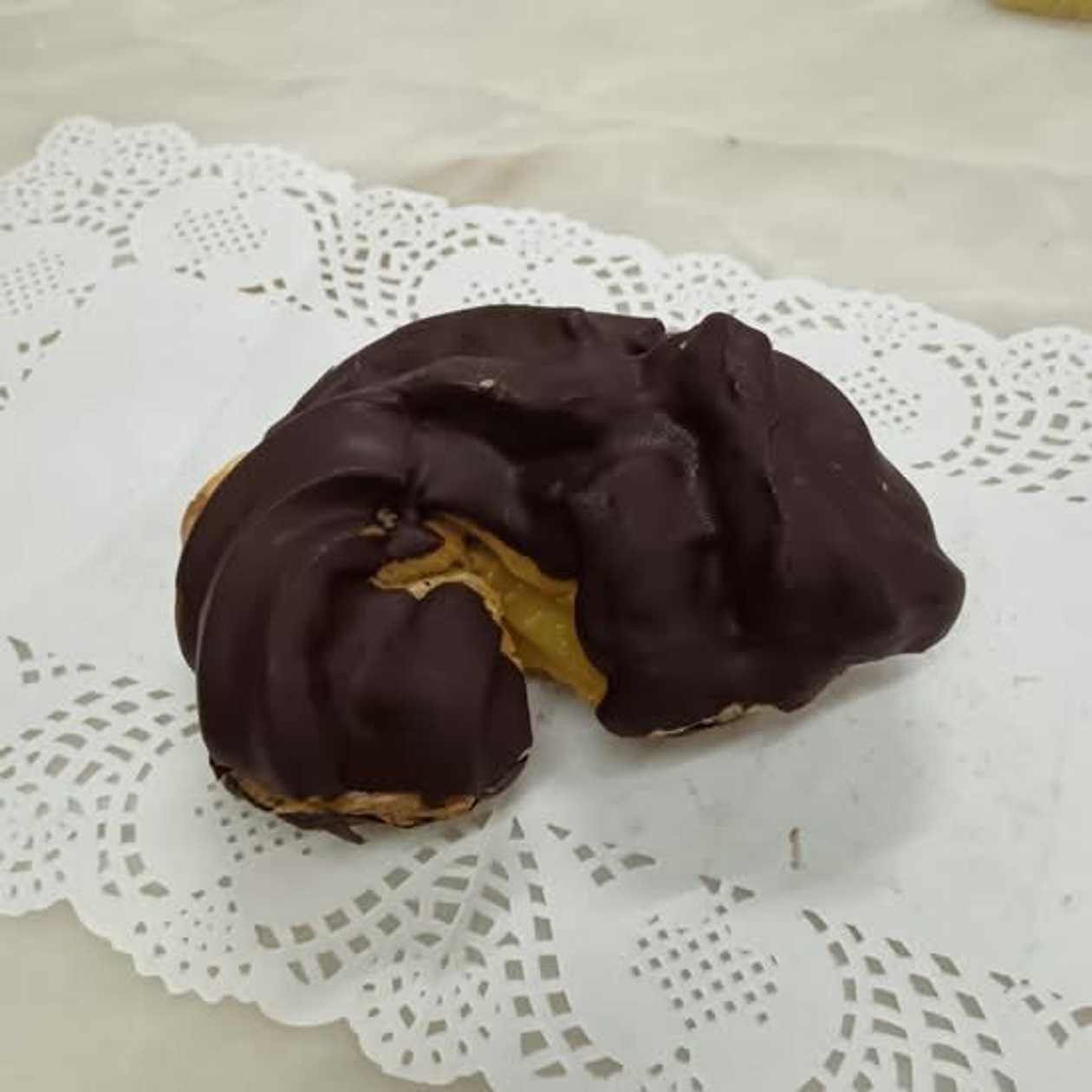 Kidney-Shaped Chocolate Pastry