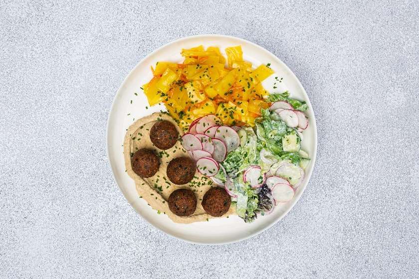 Falafel plate with hummus