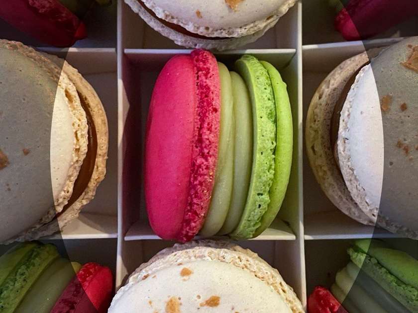 Pistachio-Raspberry Macaron
