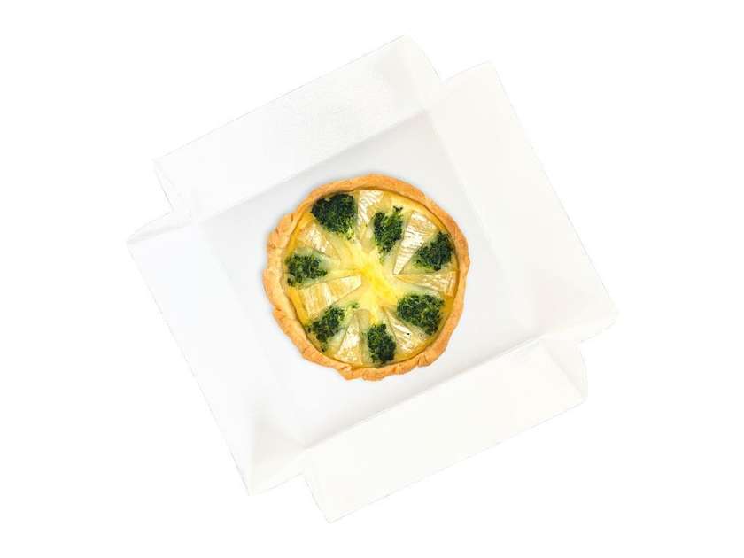 Mini pie "Camembert-spinach"