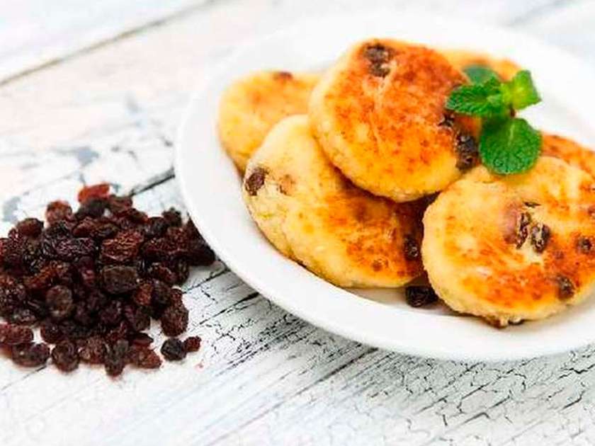 Syrnyky with Raisins