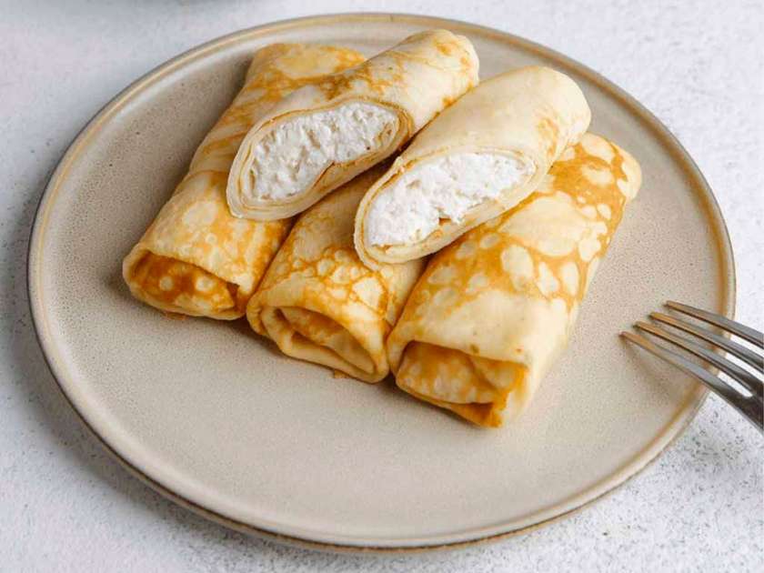Pancakes with sweet cheese