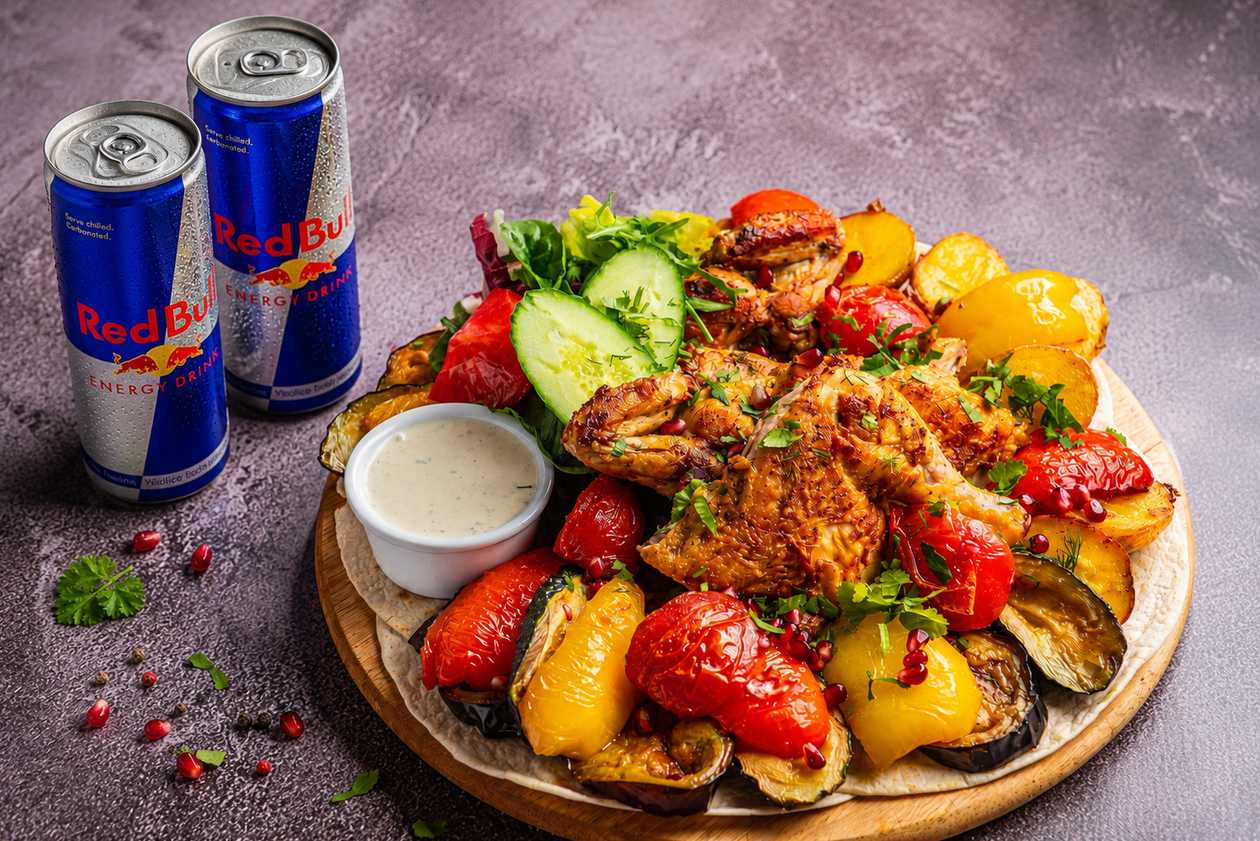 Tobacco kana praetud köögiviljadega kahele + 2tk RedBull 0.25L