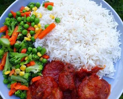 Plain rice and tomato stew