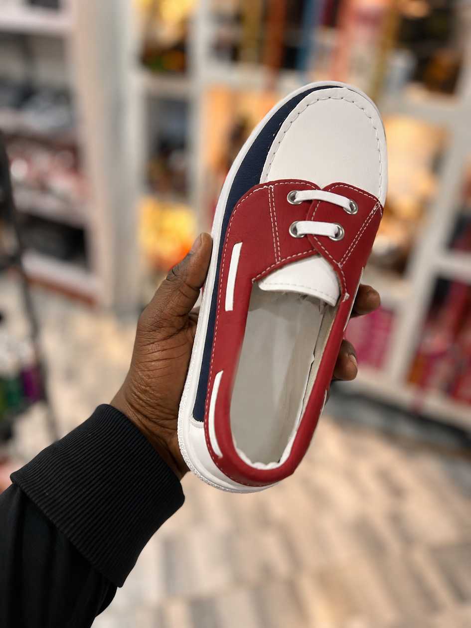KIDS’ BOAT SHOES Smart • Stylish •