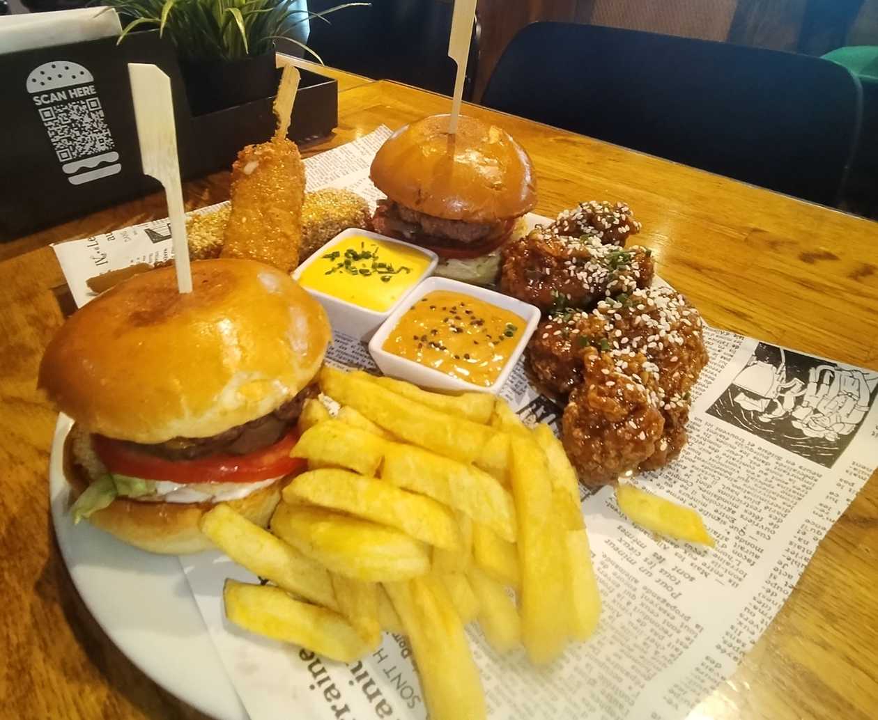 Supreme Combo for 2 Persons / 2 Drinks Included