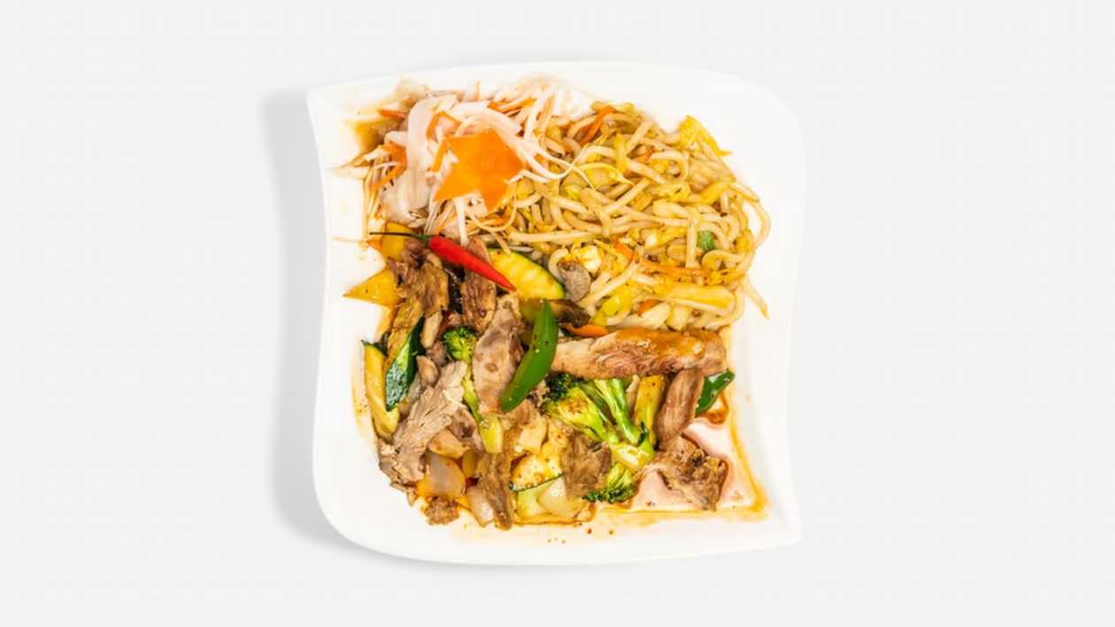 Opekané udon rezance s kačacím mäsom