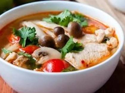 Tom yum warzywa