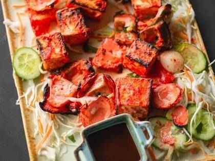Czosnkowy paneer tikka