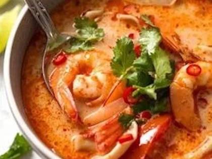 Tom yum kurczak
