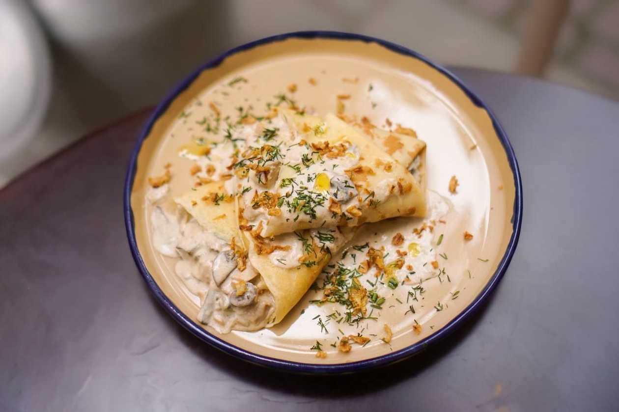Млинці з куркою та грибами