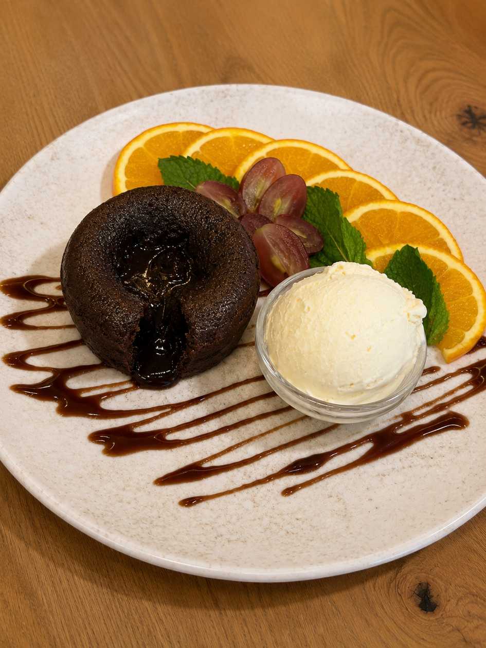 Lava Cake Cu Inghetata De Vanilie (170g)