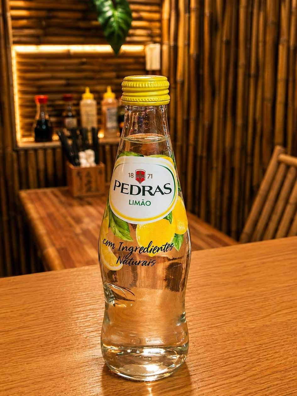 Sparkling Water with Lemon Pedras (25cl)