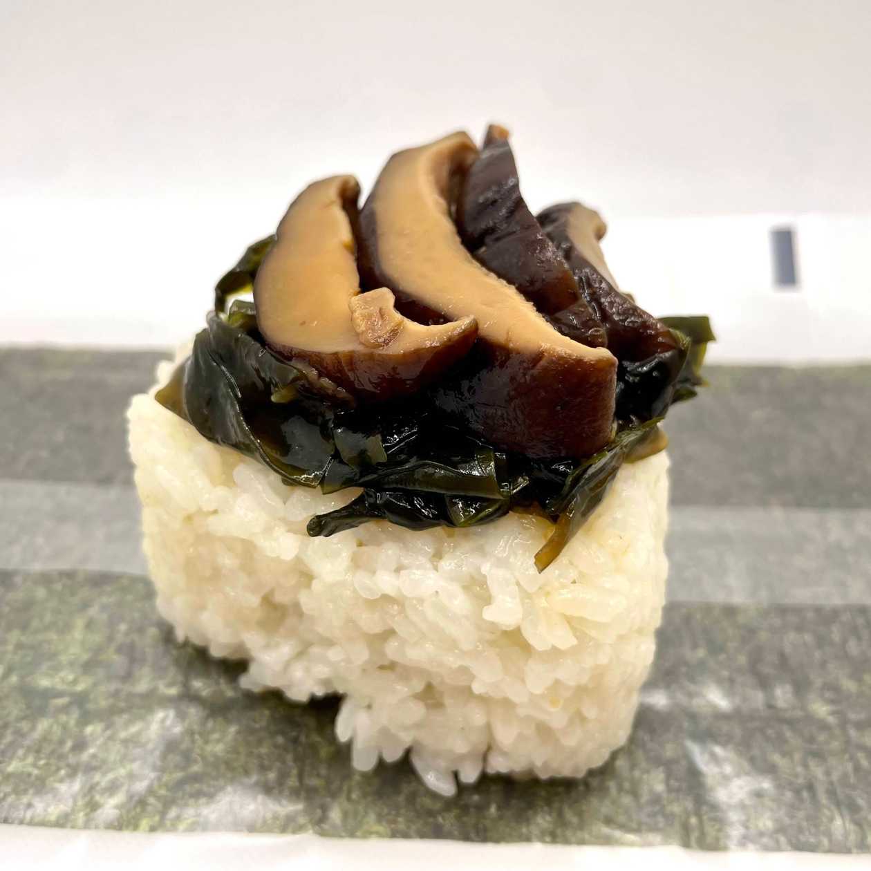 Onigiri Shiitake Wakame