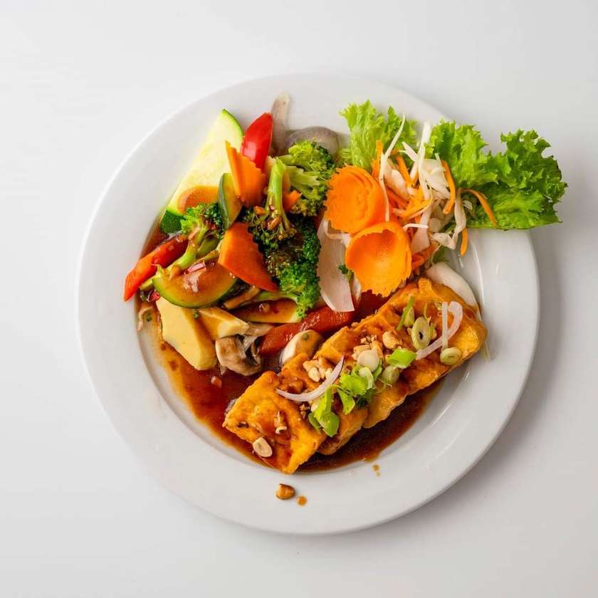 Roasted vegetable mix with tofu + toasted noodles