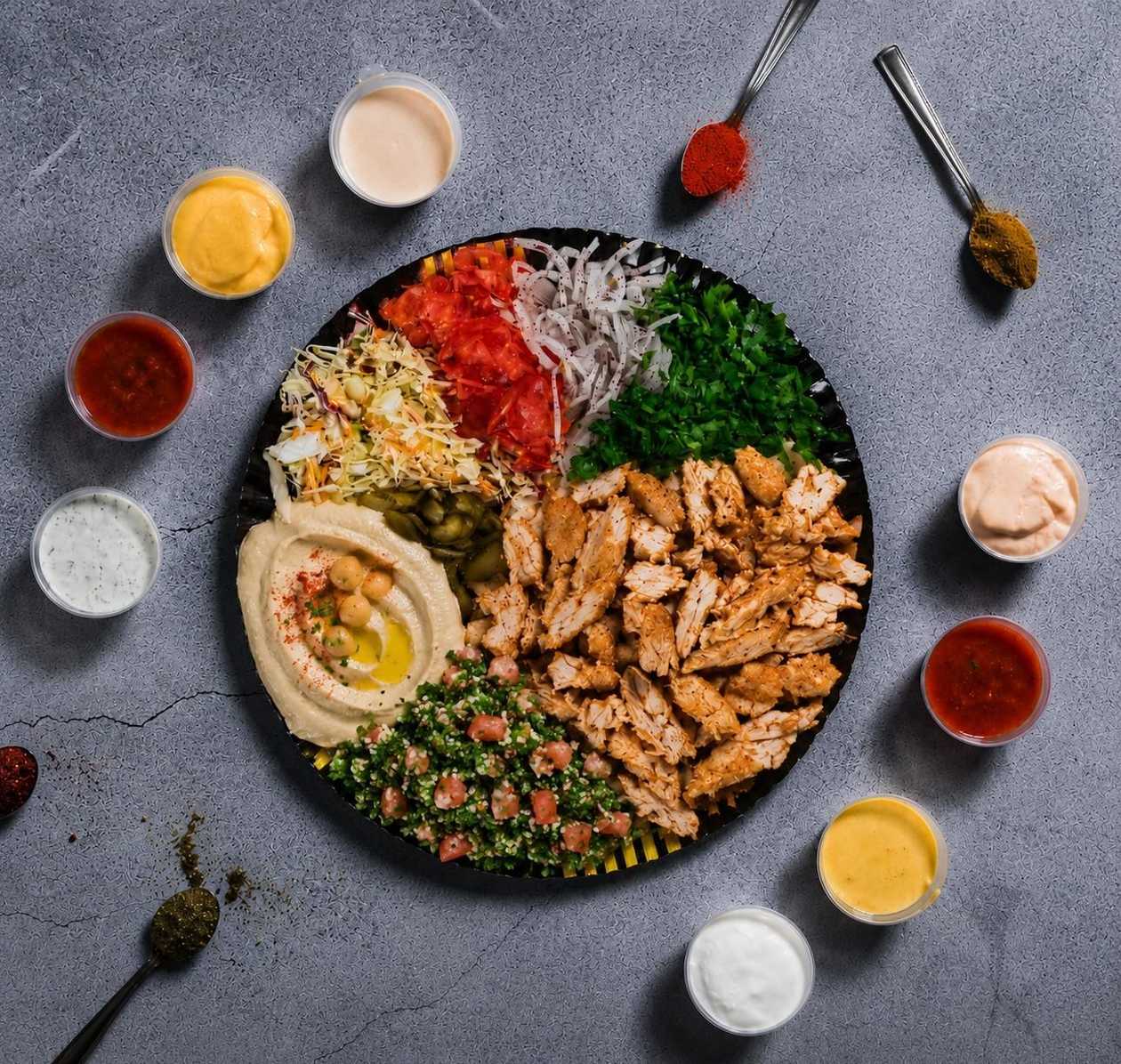 Falafel cu Hummus si Tabouleh La Farfurie