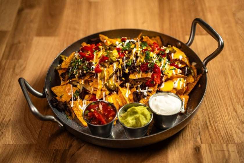 Nachos s omáčkou dle výběru