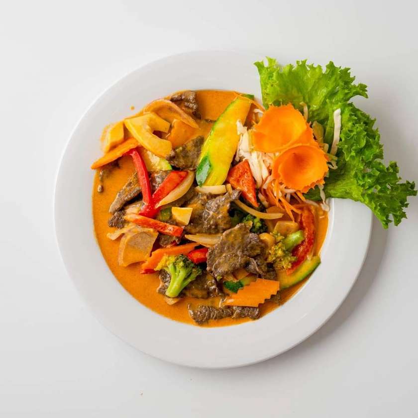 Shrimp red curry with toasted noodles
